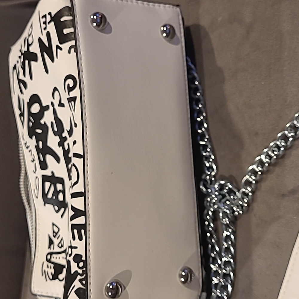 Woman's Graffiti Shoulder Bag (Paris Edition) - Picture 5 of 5